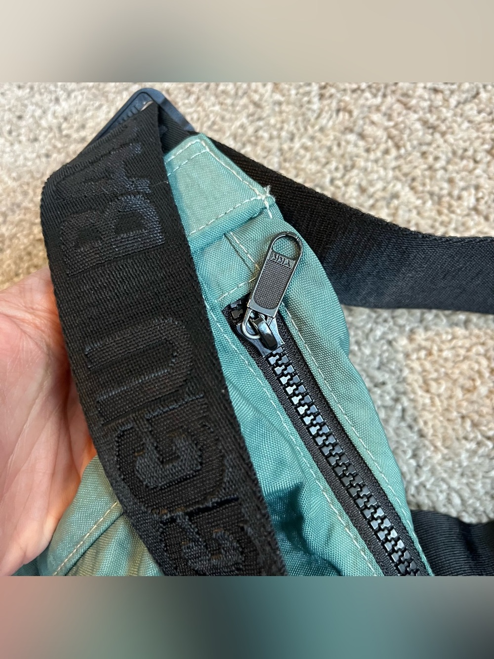 BAGGU Medium Minty Teal Crescent - Picture 6 of 8